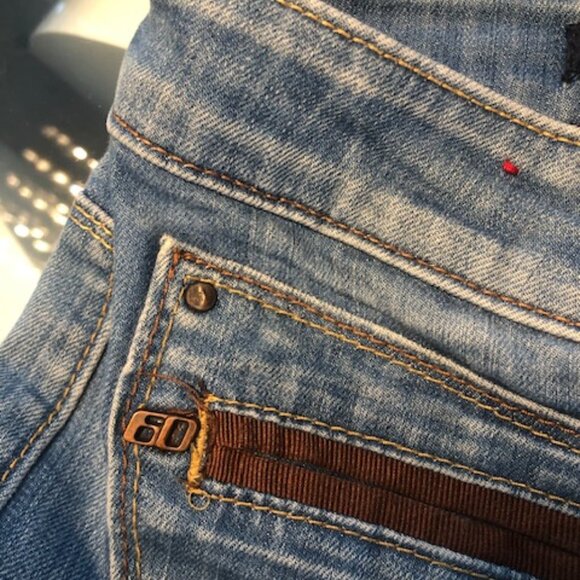 Miss Sixty Slim Bootcut Jeans – Medium-Light Wash – Size 4 - Picture 2 of 7